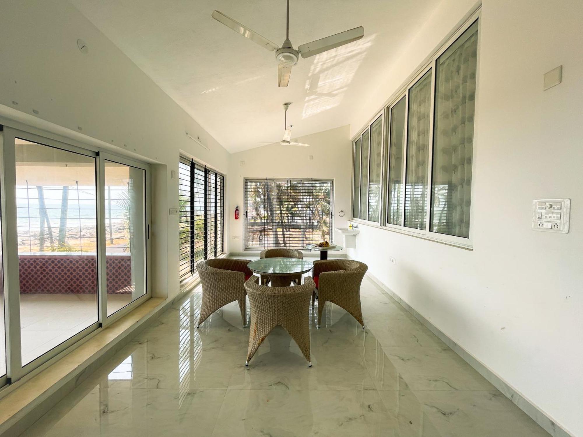 Gintara Beach Homestay By Evaddo Kalyānpur Extérieur photo